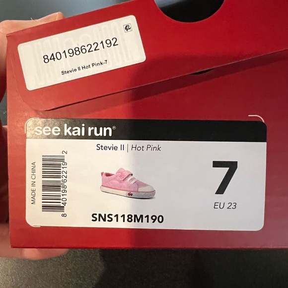 NWT See Kai Run Stevie sneakers in hot pink, size 7 - Picture 2 of 4